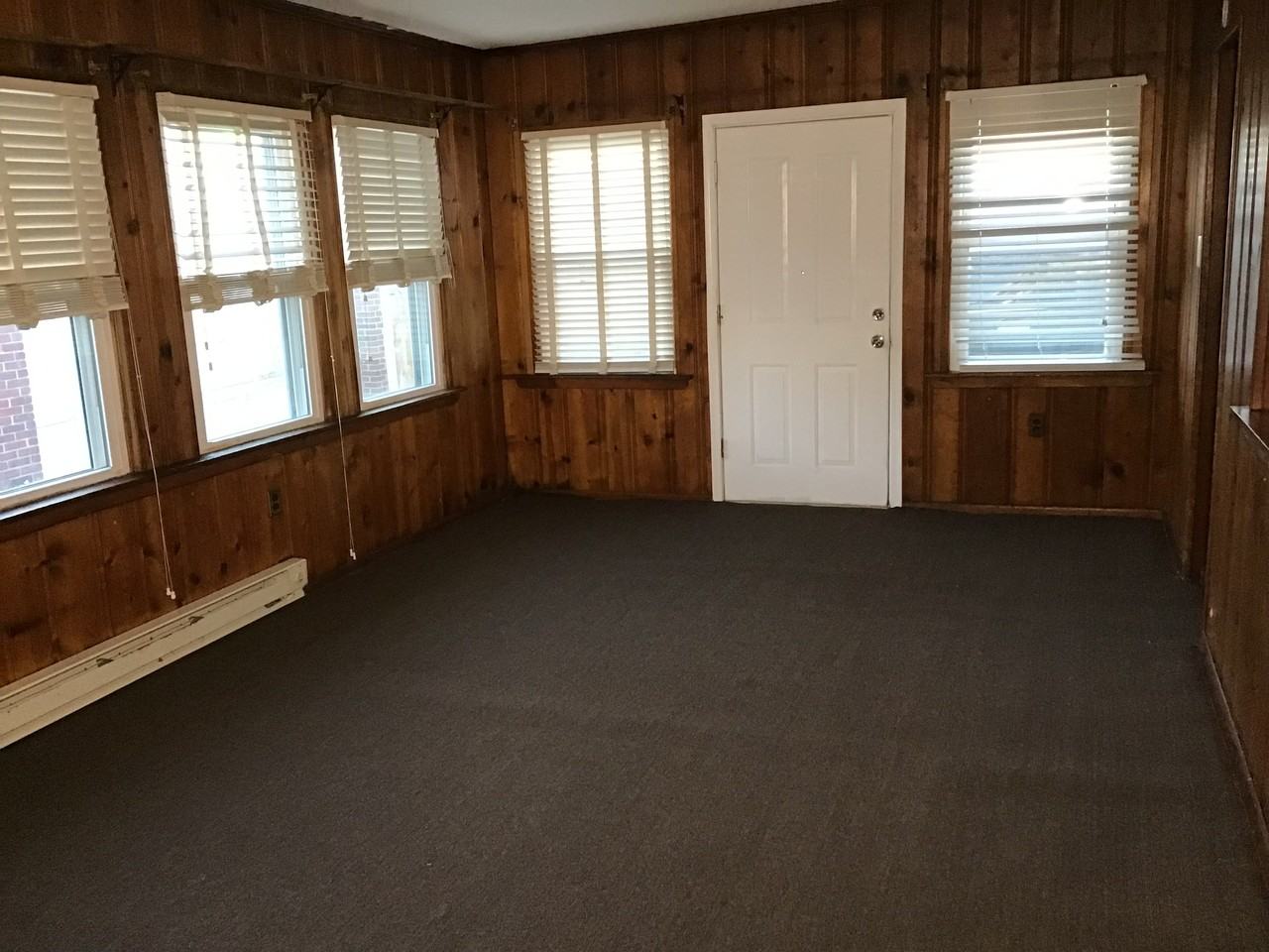 3033 Hamilton Avenue - Photo 3 of 31