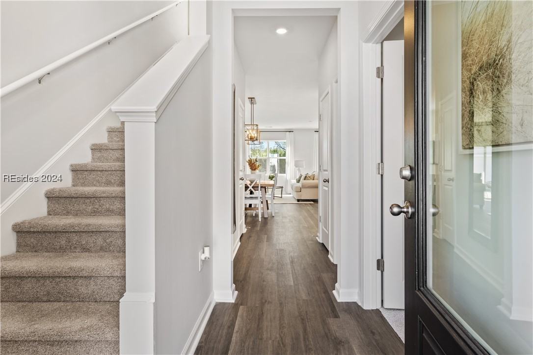 7 Whispering Oaks Cir - Photo 2 of 28