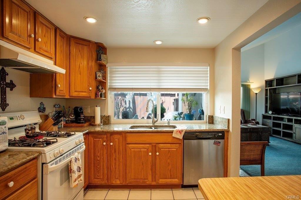 25441 Mcintyre St - Photo 3 of 8