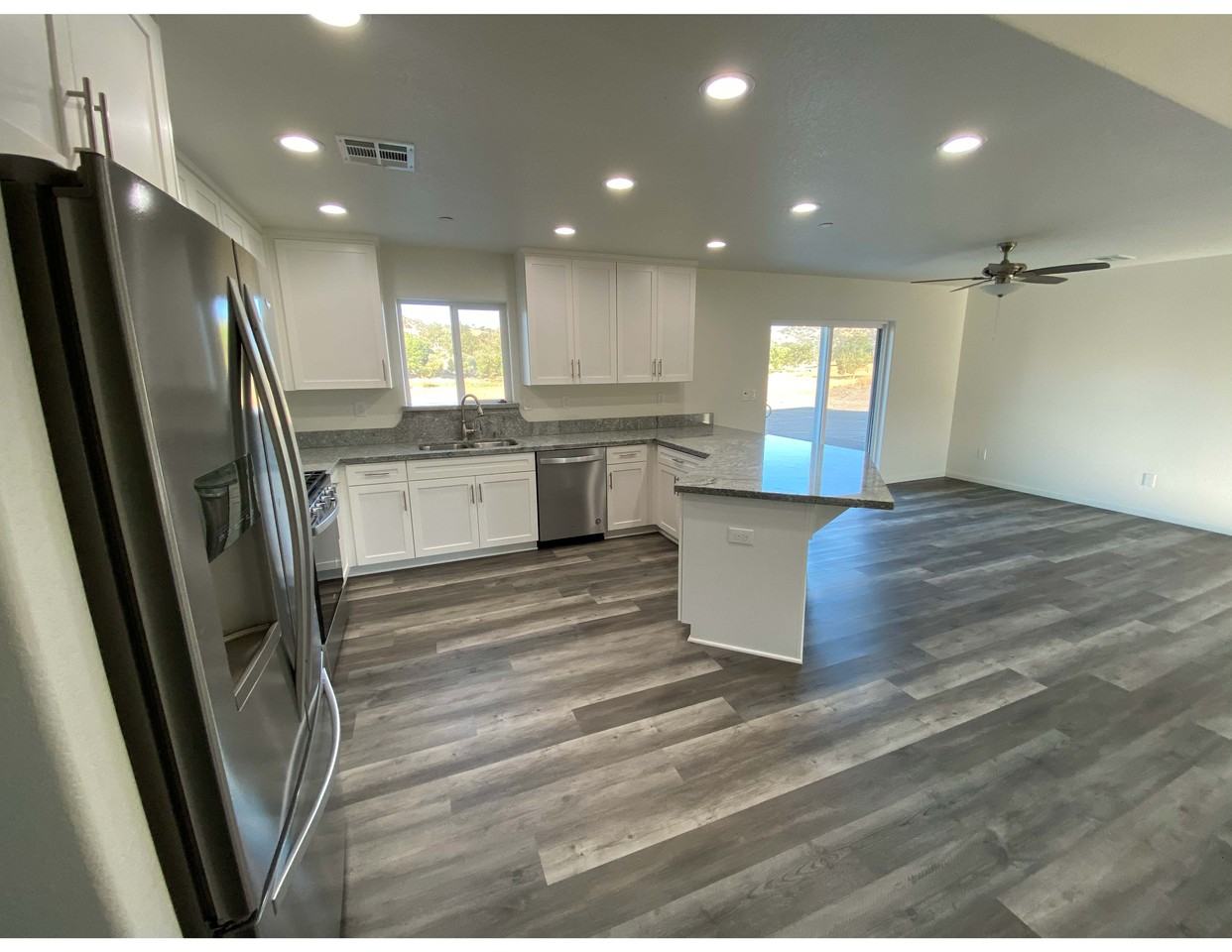 18201 Saint Andrews Drive - Photo 2 of 11