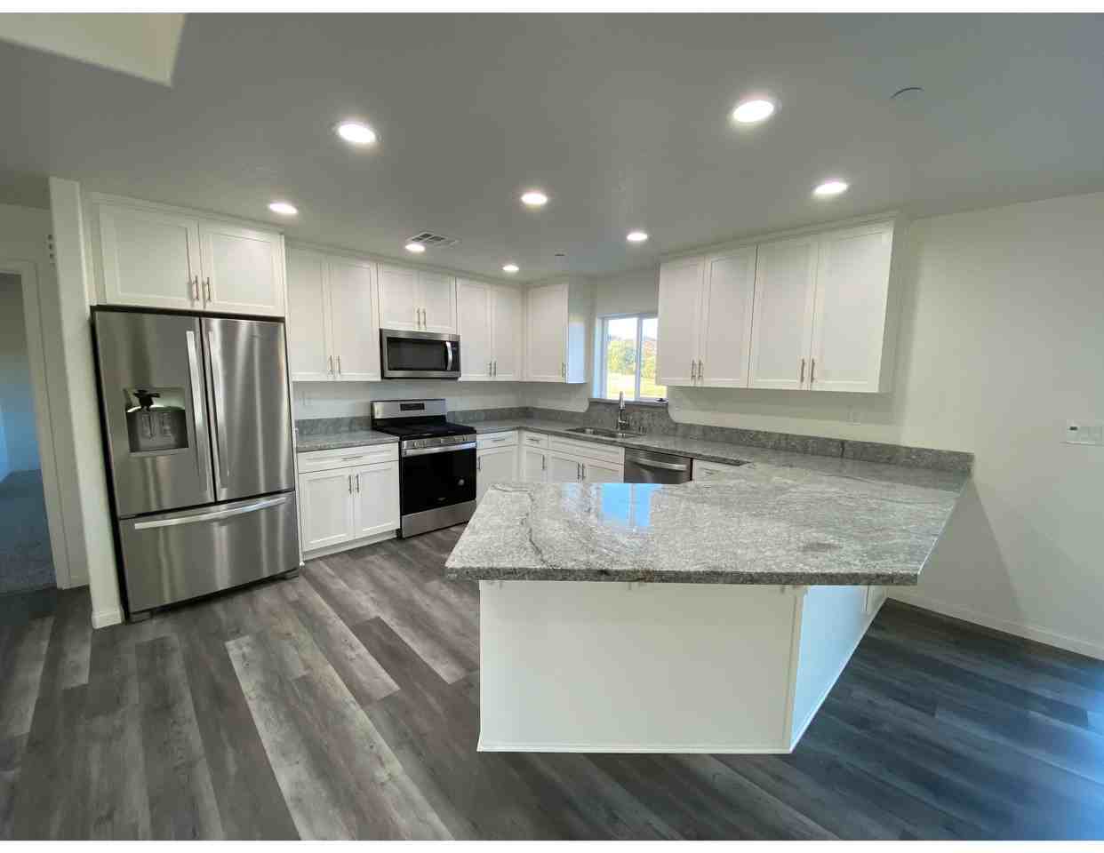 18201 Saint Andrews Drive - Photo 3 of 11
