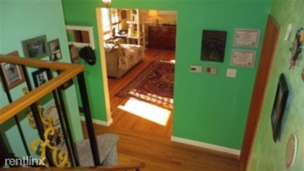 906 Fleming Ave - Photo 3 of 6