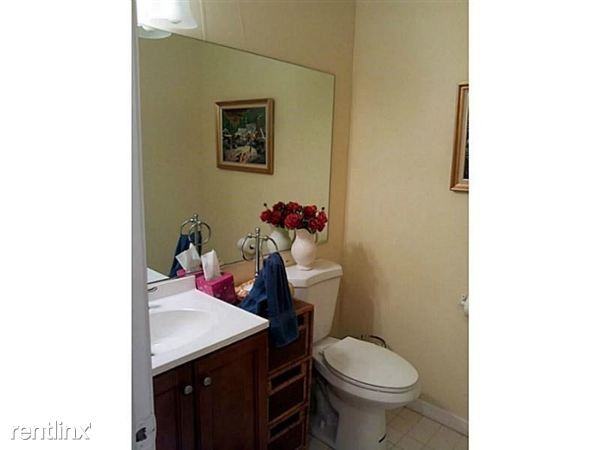 1062 NW 114th Ave #1 - Photo 3 of 9