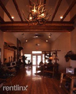 University Hill Luxury Apartments - Photo 3 of 3