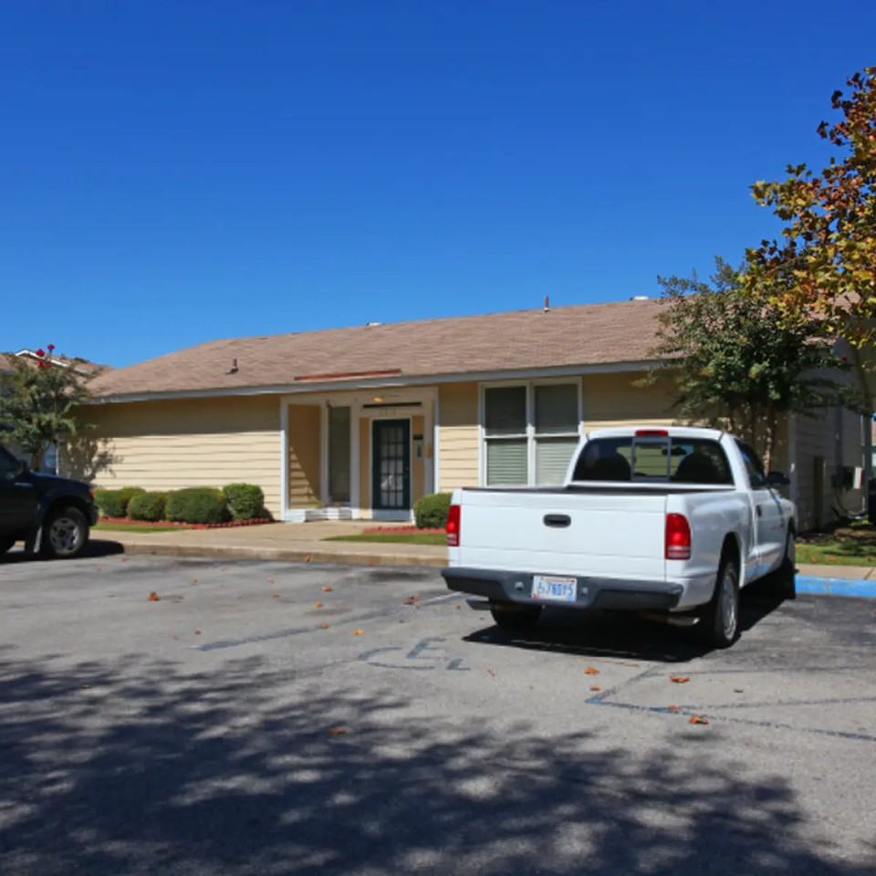 The Raintree Apartments - Photo 3 of 5