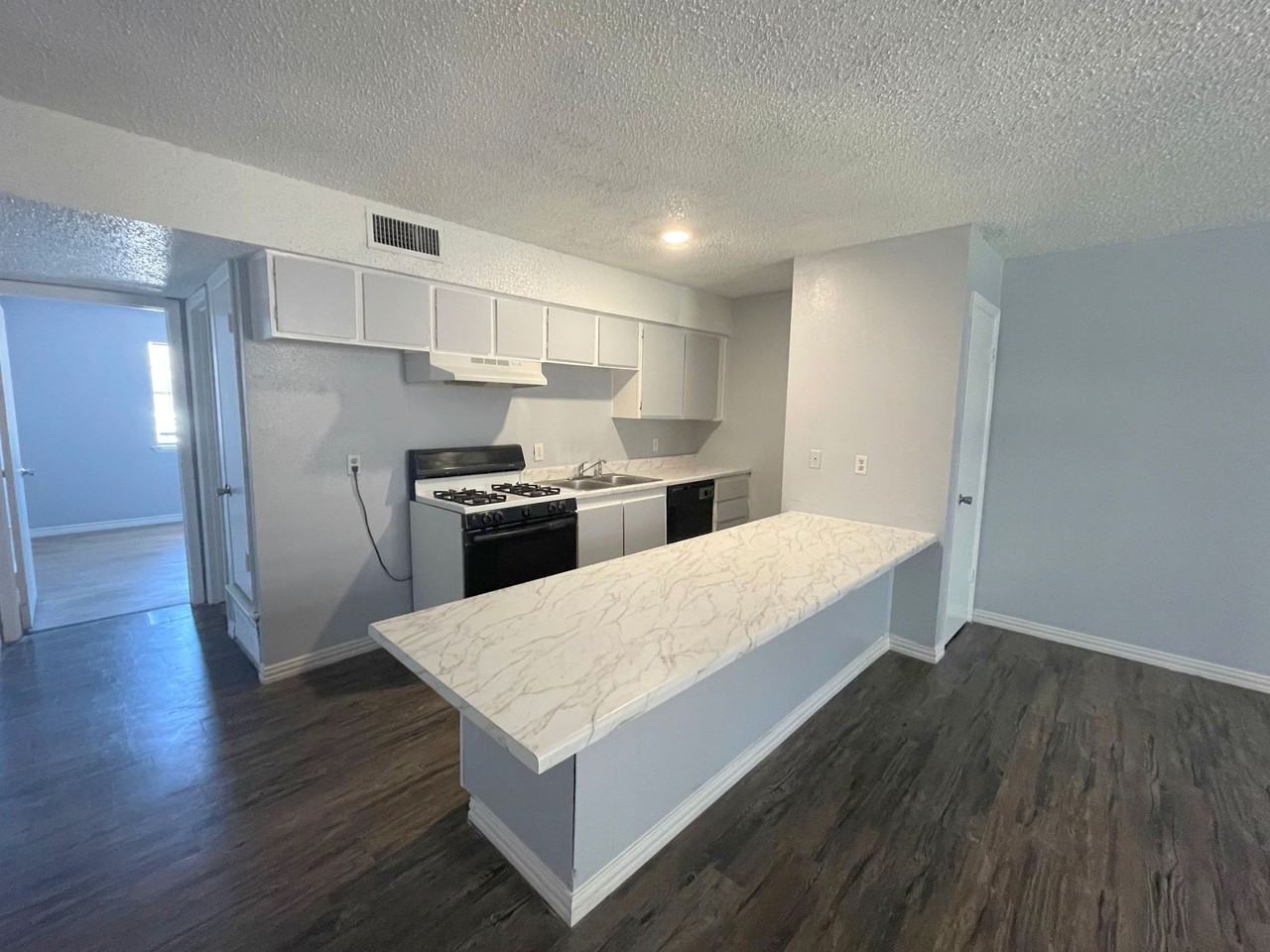 Veranda Garden - Photo 4 of 36