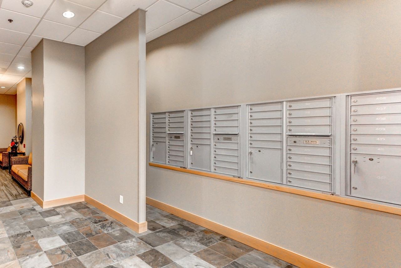 McKenzie Square Apartments - Photo 4 of 14