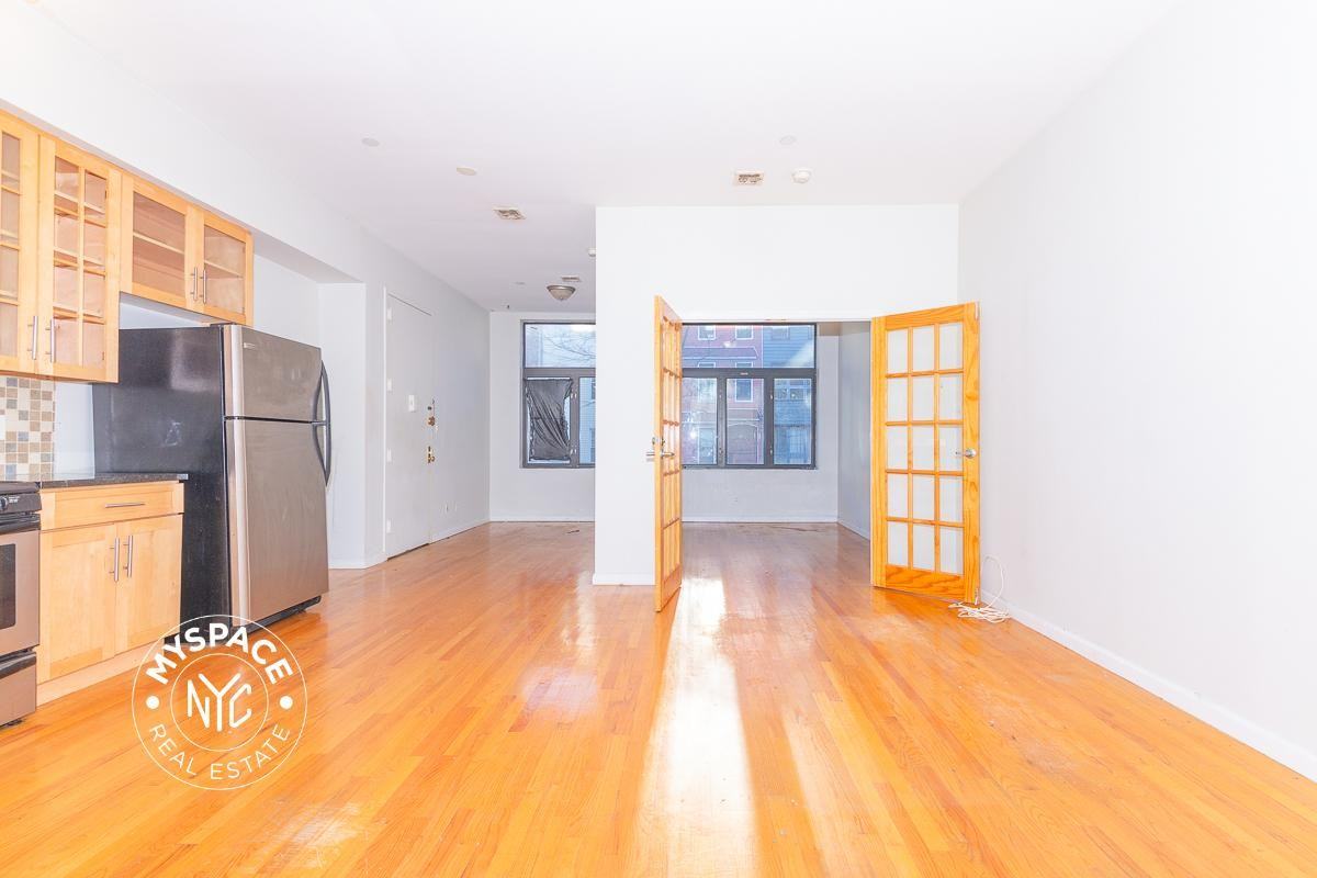 20 Goodwin Pl #3F - Photo 3 of 24