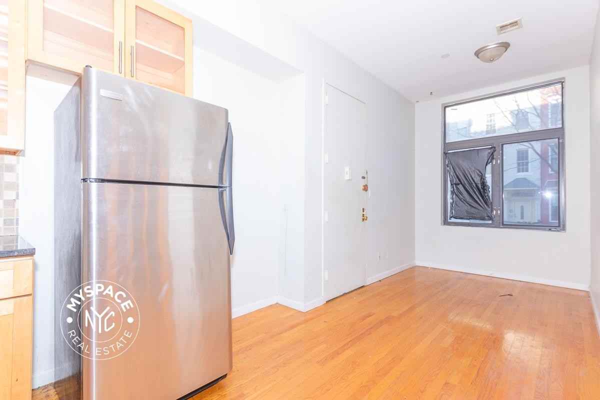 20 Goodwin Pl #3F - Photo 4 of 24