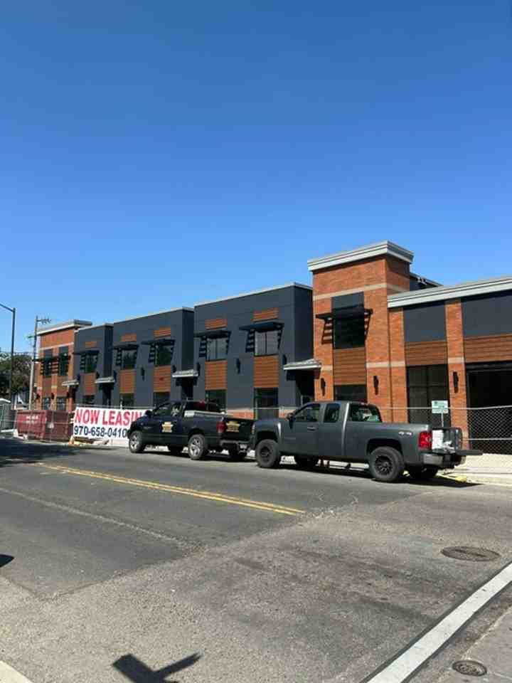 400 N Garfield Ave #206 - Photo 4 of 33