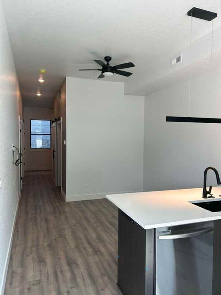 400 N Garfield Ave #206 - Photo 6 of 33