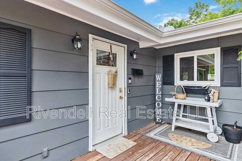 5766 W Elmhurst Dr - Photo 2 of 16