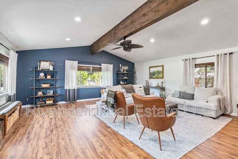 5766 W Elmhurst Dr - Photo 3 of 16