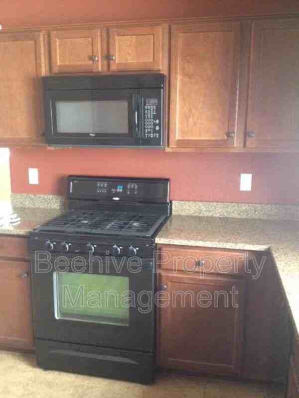 2947 N Evergreen St - Photo 3 of 10