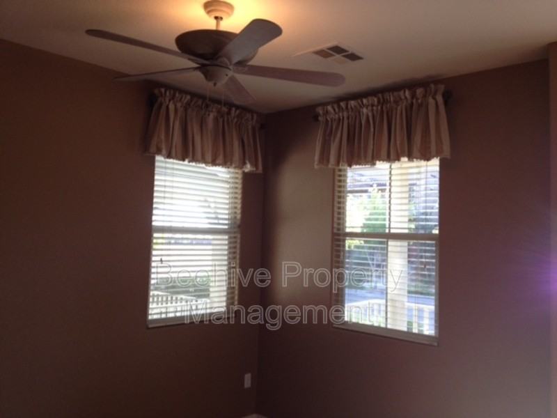2947 N Evergreen St - Photo 5 of 10