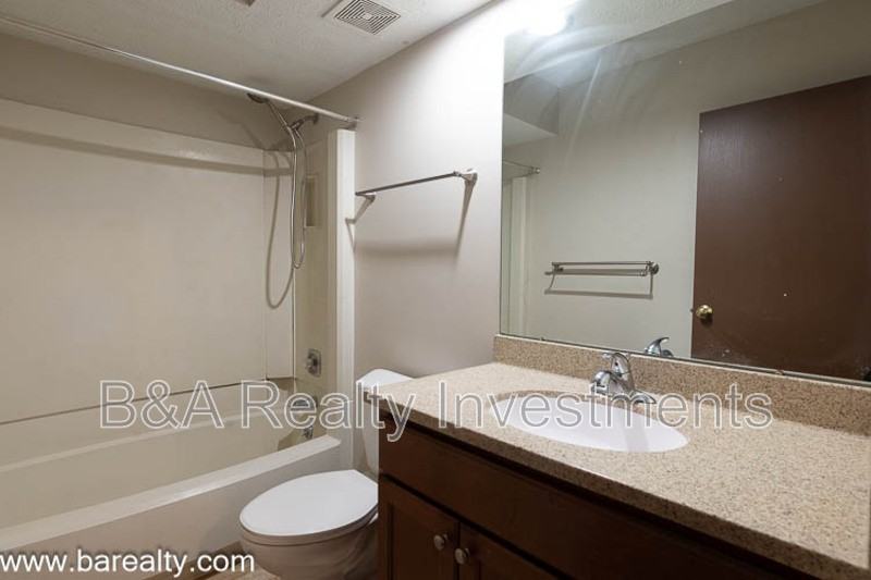 1319 Palmer House Ct - Photo 2 of 16