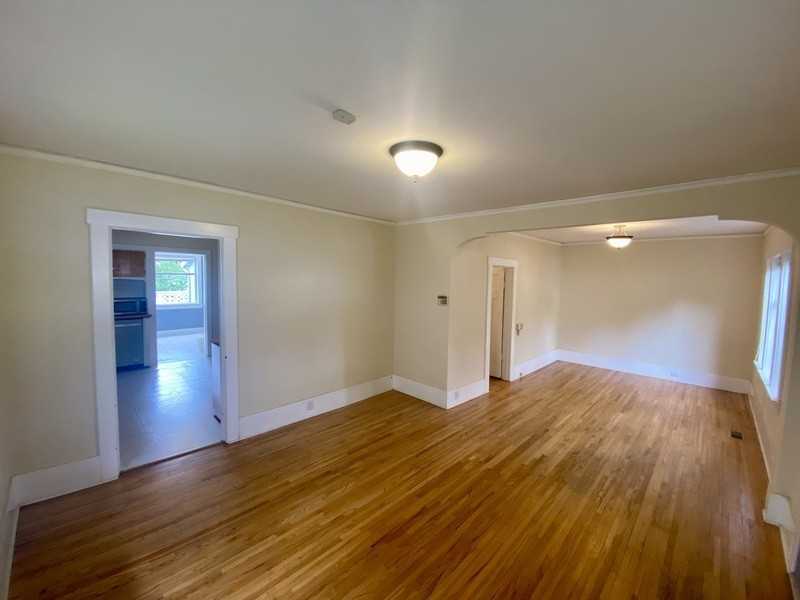 5620 40th Ave Sw - Photo 3 of 25