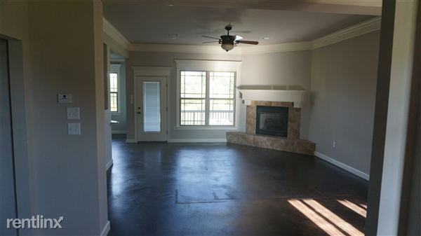 173 Plantation Dr - Photo 2 of 11