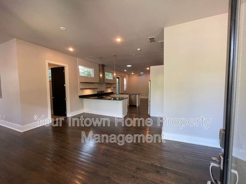 26 Walthall St Ne - Photo 6 of 27