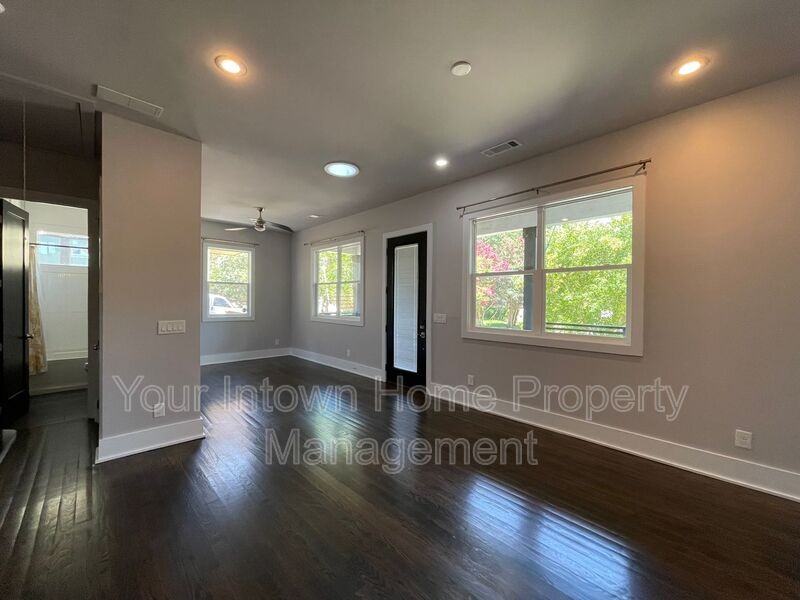 26 Walthall St Ne - Photo 7 of 27