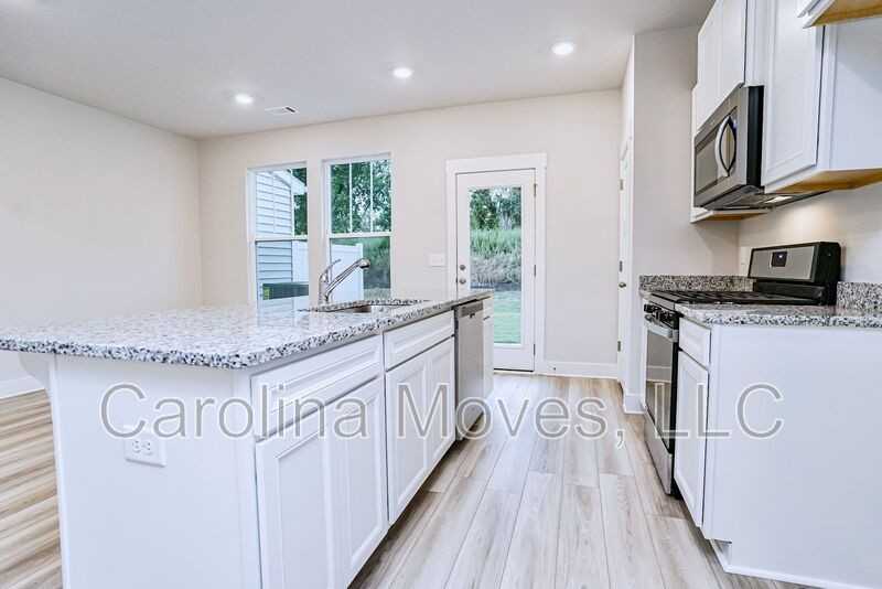 1358 Maplesmith Way - Photo 6 of 16