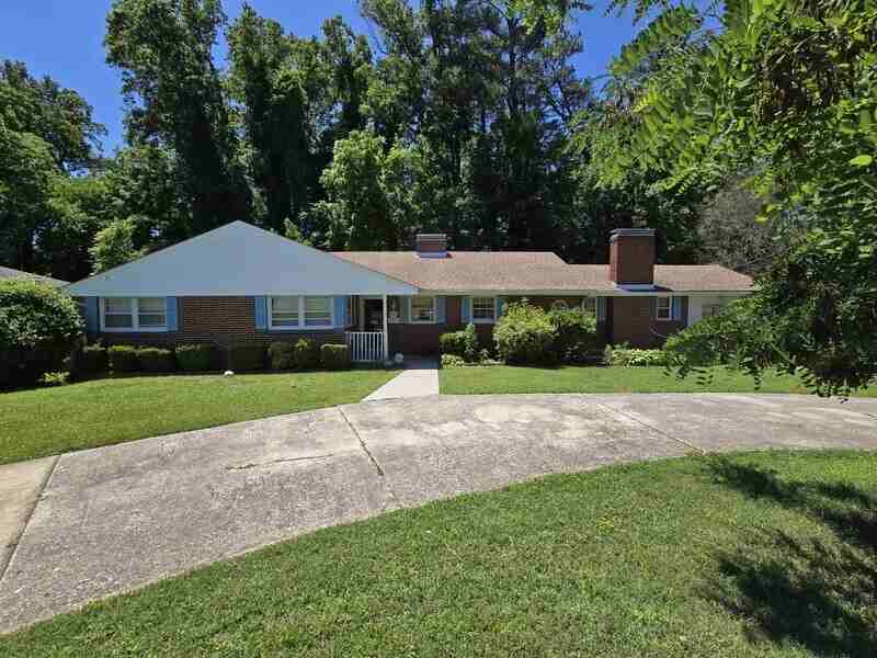 1670 E Tuckahoe St - Photo 3 of 4