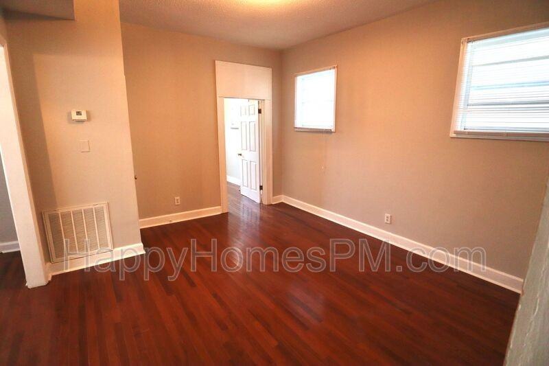 27 Nassau St - Photo 2 of 7