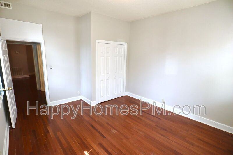 27 Nassau St - Photo 7 of 7