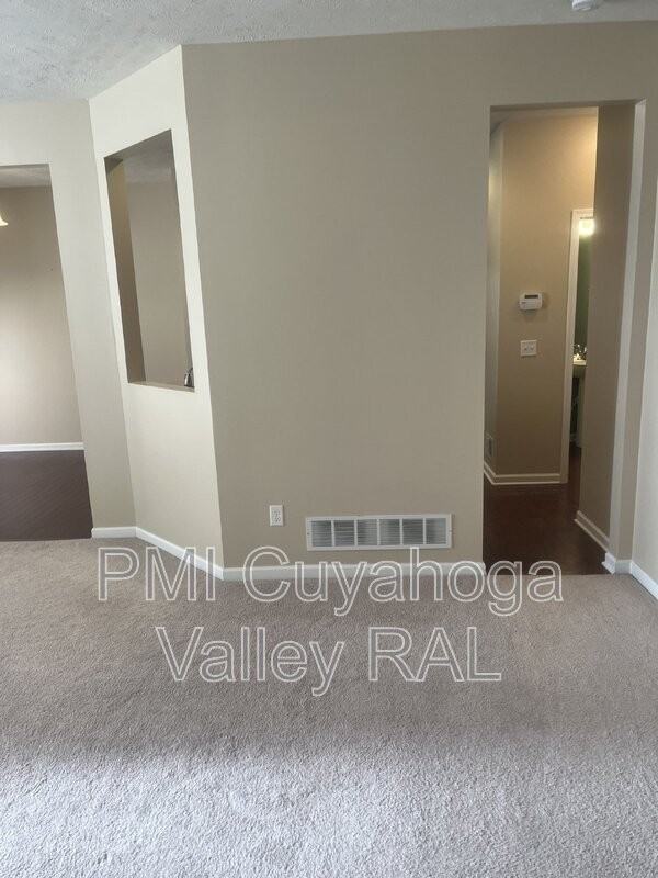 4046 Gardiner Run - Photo 5 of 19