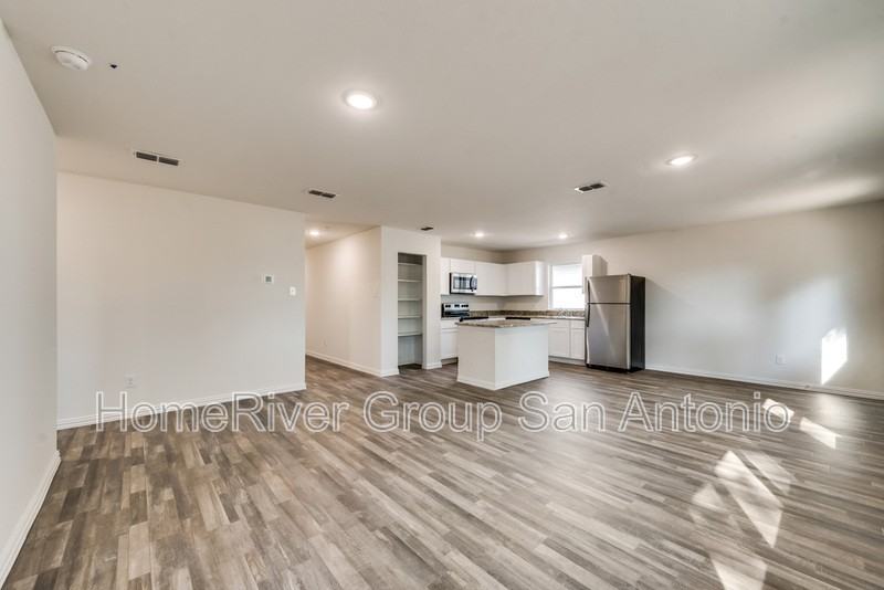 530 J St - Photo 2 of 18