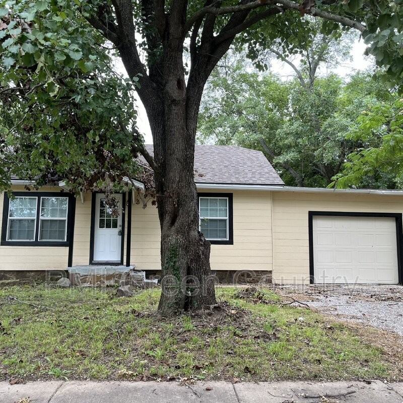 806 N Seminole Ave #A