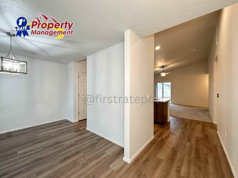 8379 E Big Muddy Dr - Photo 3 of 32