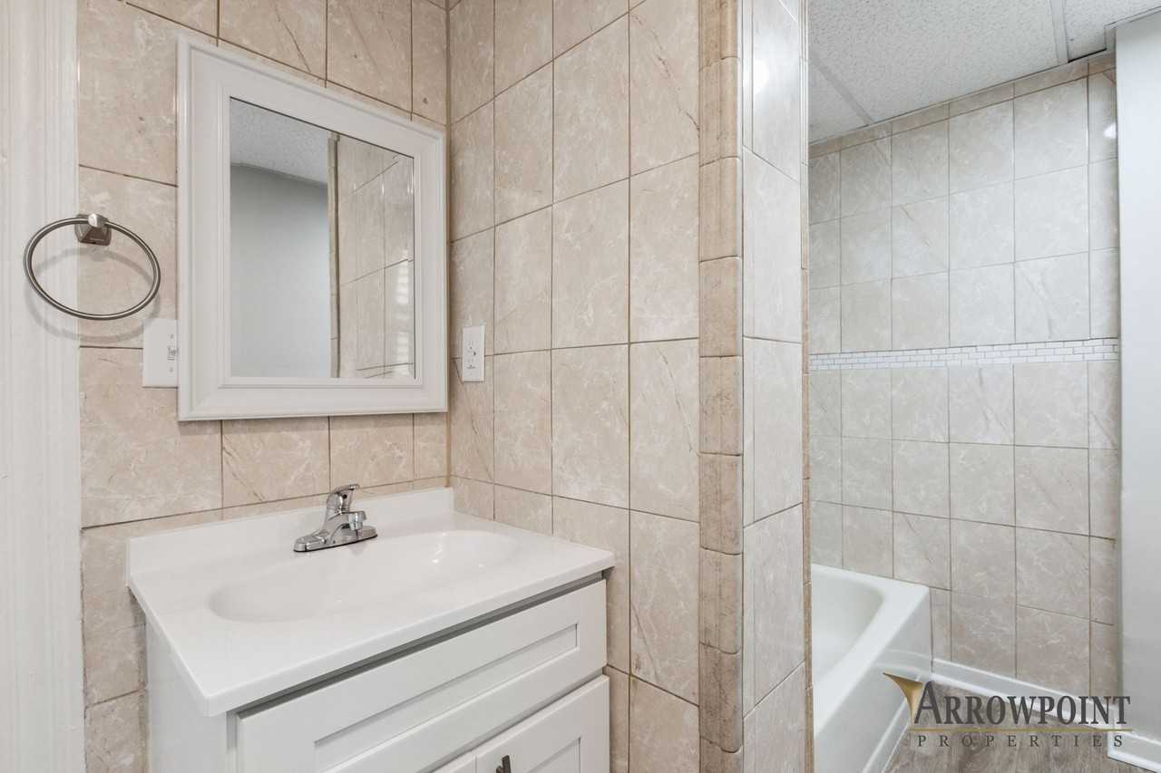 Jordan Court Apartments - Photo 6 of 17