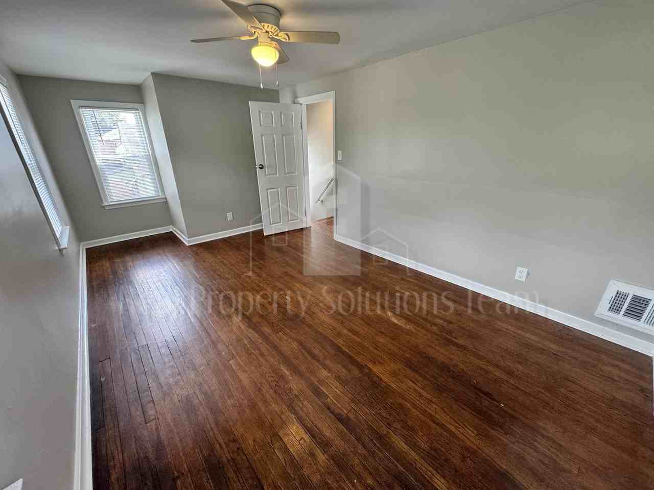 1074 Siebert Street - Photo 6 of 9