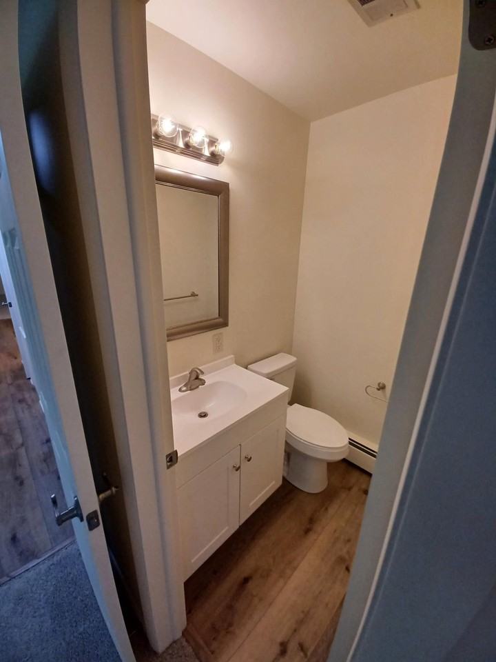 Londonderry Apartments - Photo 7 of 13