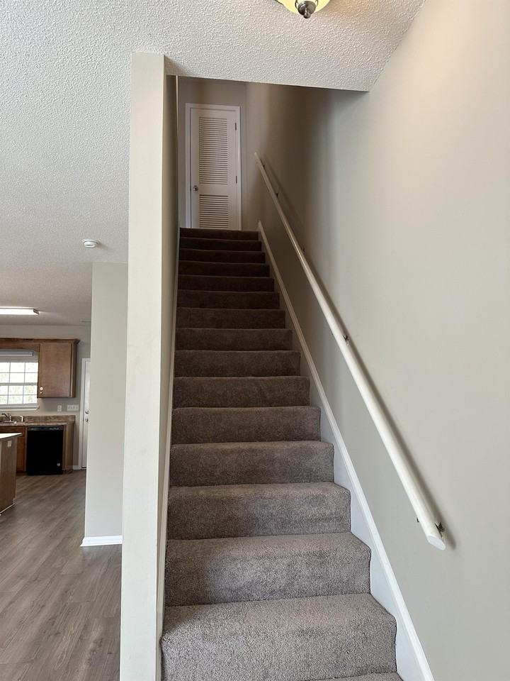 Creekside Villas - Photo 7 of 14