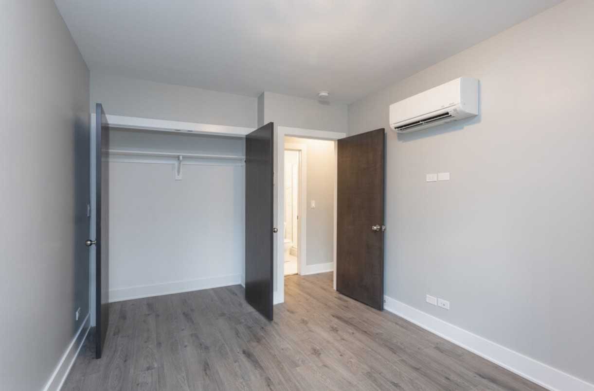 4069 North Kenmore Avenue - Photo 2 of 14