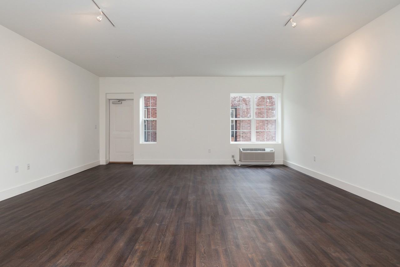 35 Van Nydeck - Photo 3 of 21