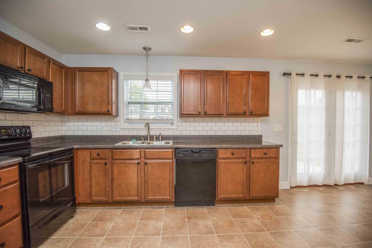 1509 Chariot Lane - Photo 7 of 50