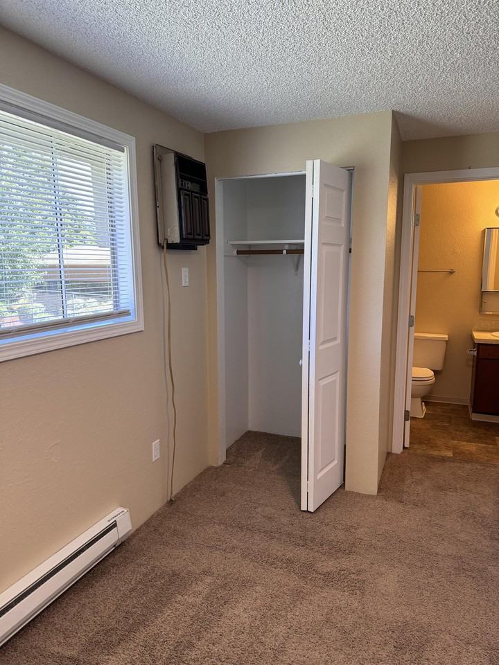 Bettis Wagoner Apts - Bldg 03 - Photo 7 of 24