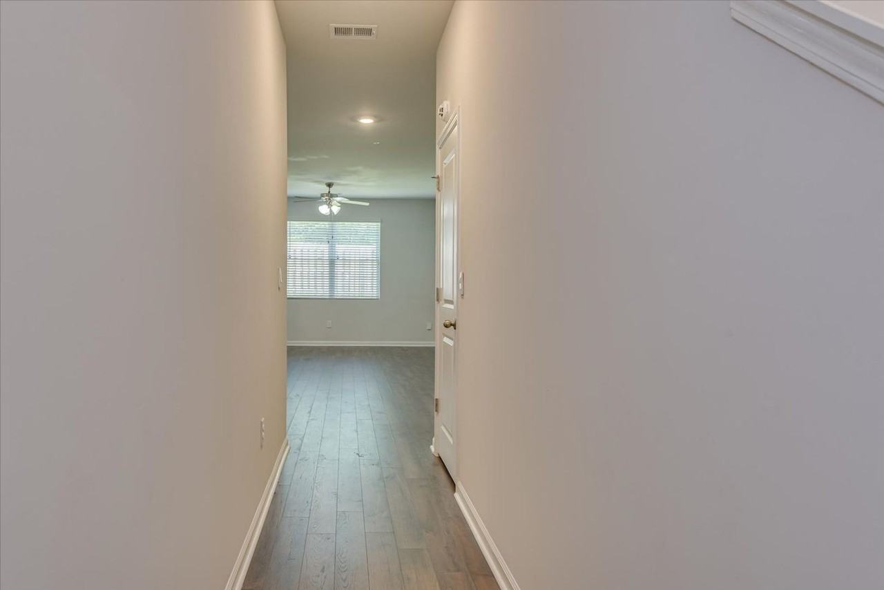 846 Quaint Parish Cir - Photo 7 of 38
