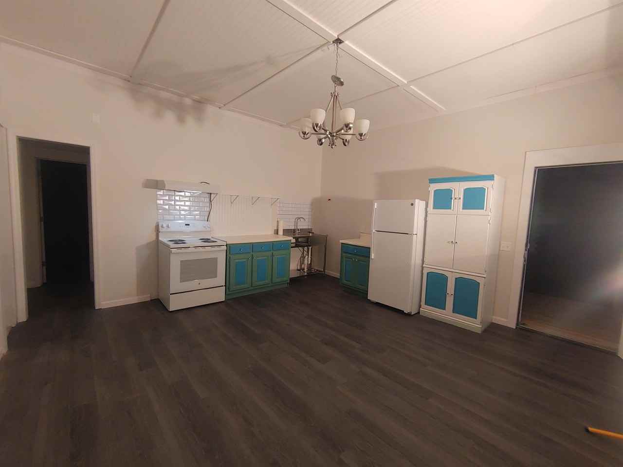 205 Adkinson Avenue - Photo 2 of 3