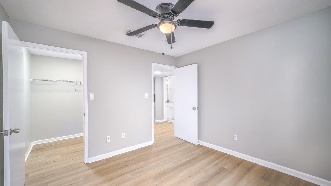 1533 South Bronough Street - Photo 7 of 28