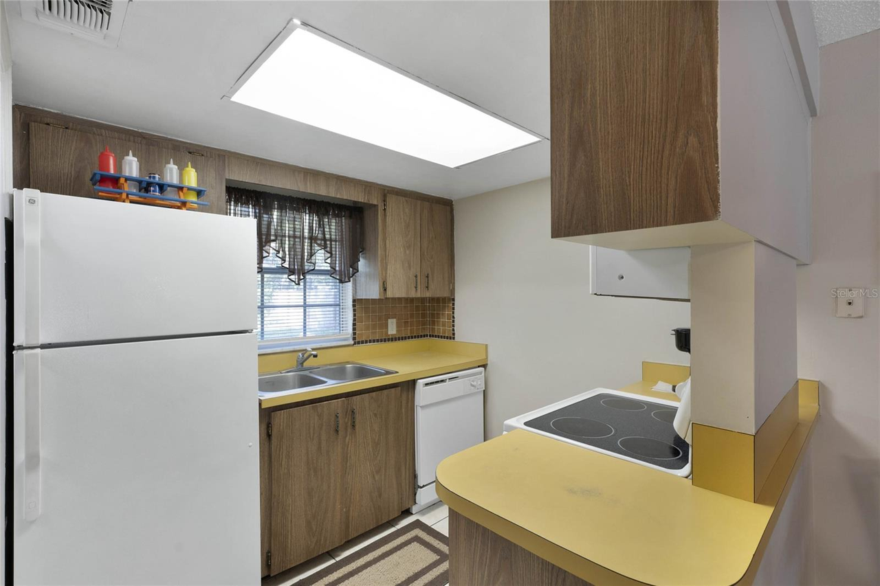 679 Seminole Avenue - Photo 3 of 13