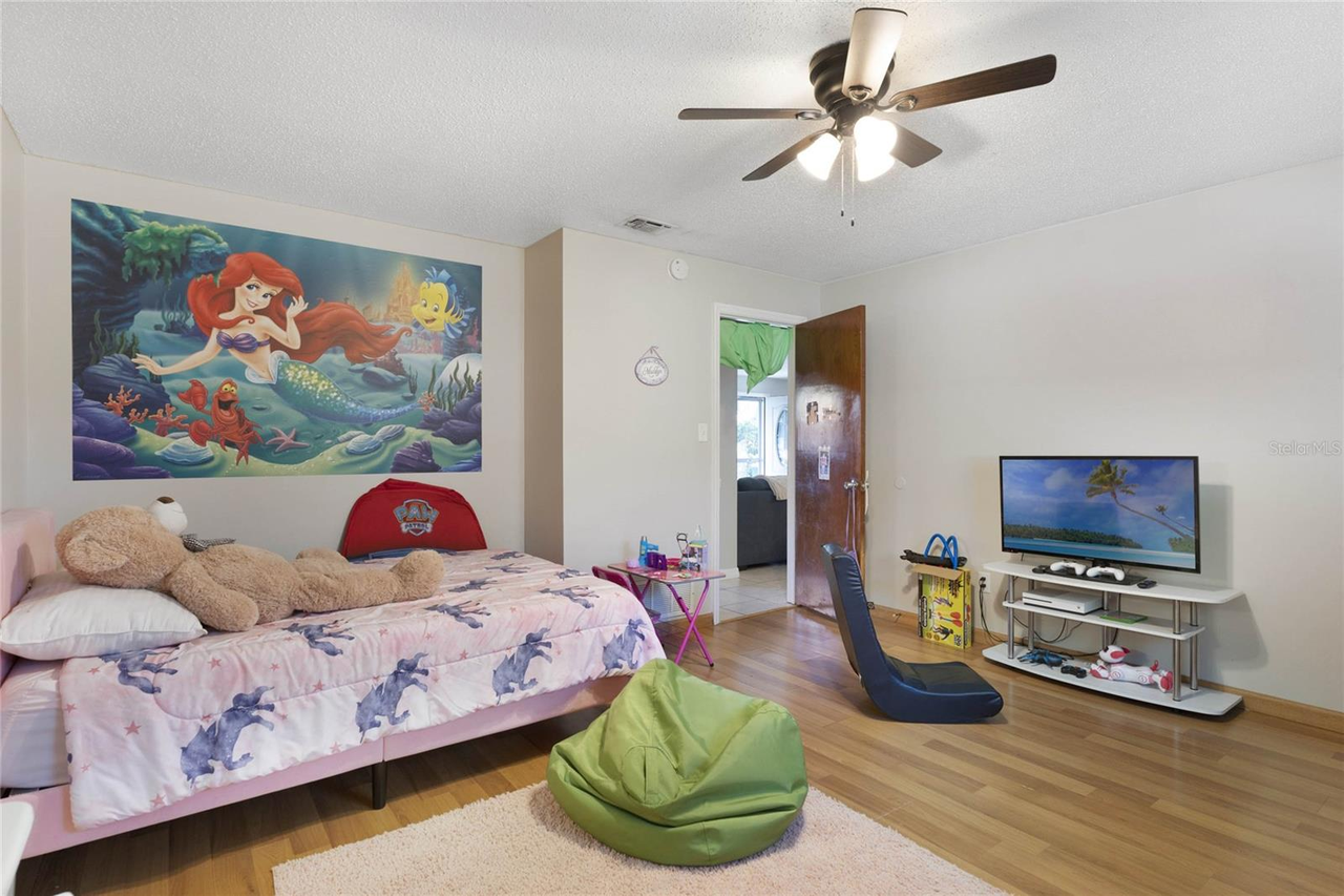 679 Seminole Avenue - Photo 5 of 13