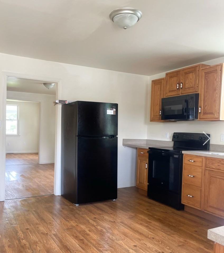 303-305 E. Maple Street - Photo 3 of 9