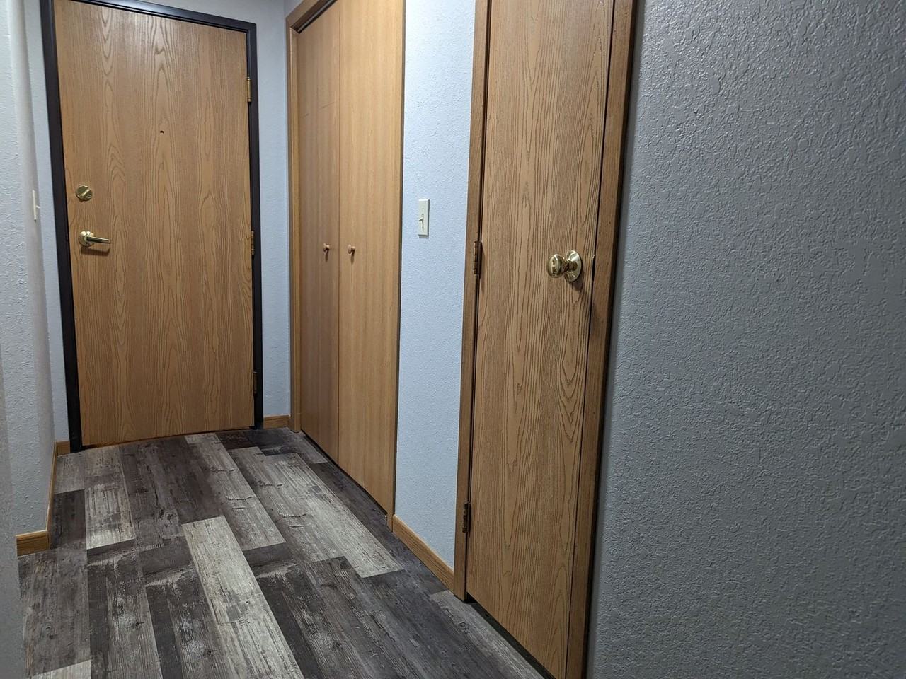 Woodcrest Apartments - Photo 5 of 18