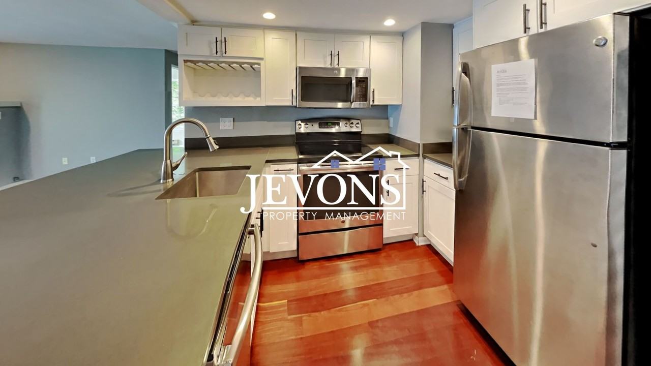 420 Valley St - Photo 5 of 43
