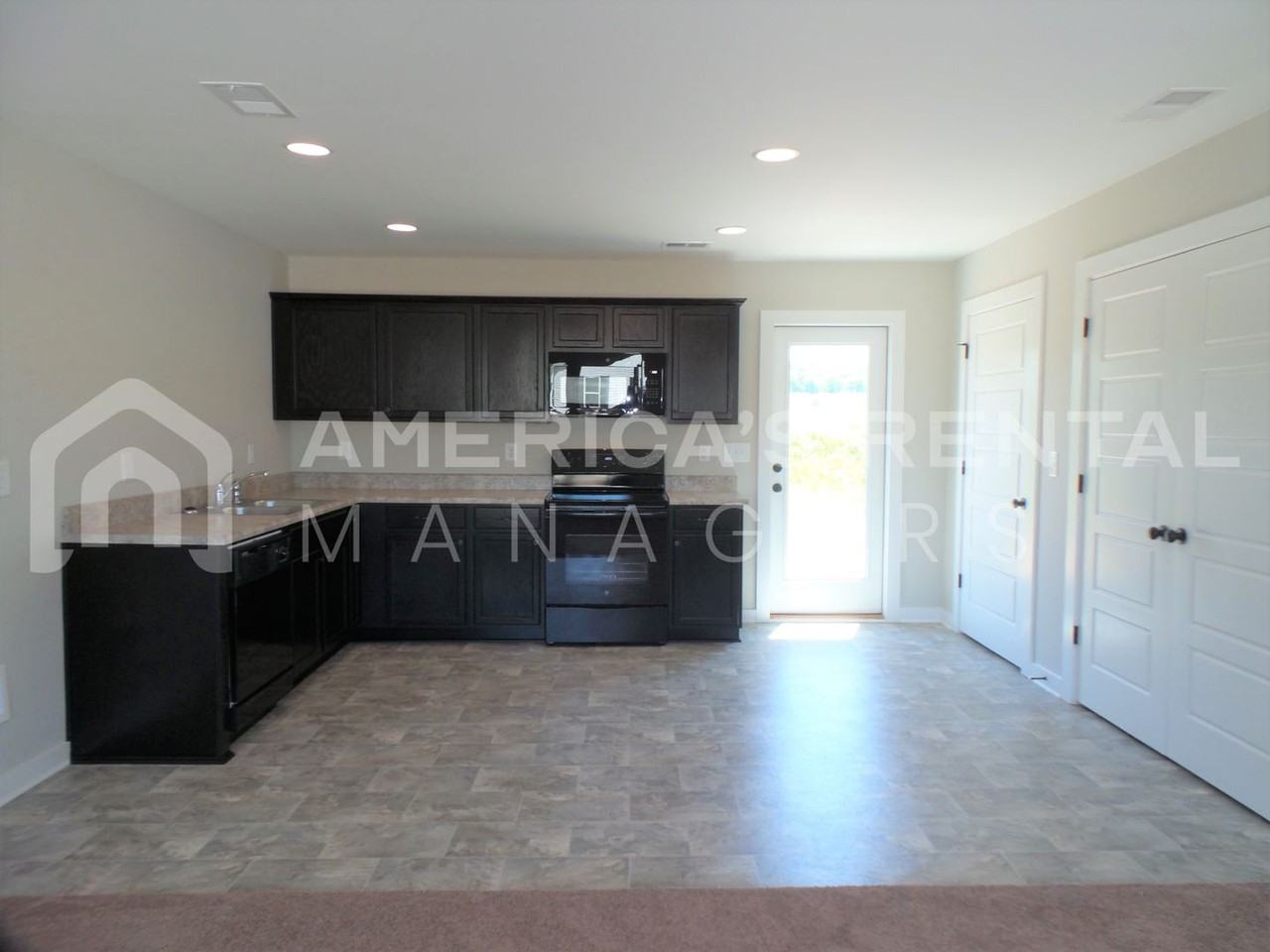 234 Sunlight Cir - Photo 3 of 13