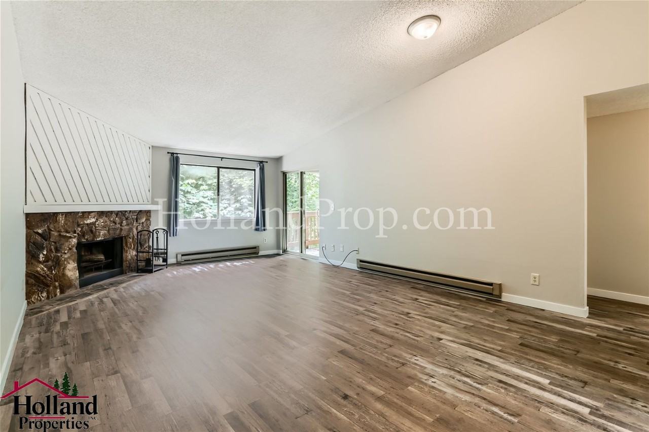 14822 Sw 109th Ave - Photo 2 of 11